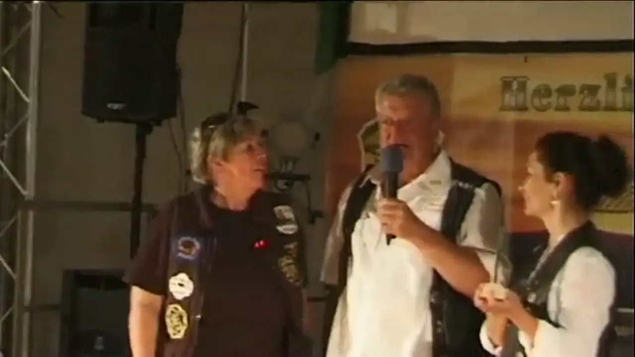 Foto: Tombola und Pokalverleihung beim 14. Honda-Goldwingtreffen 2011 (6)