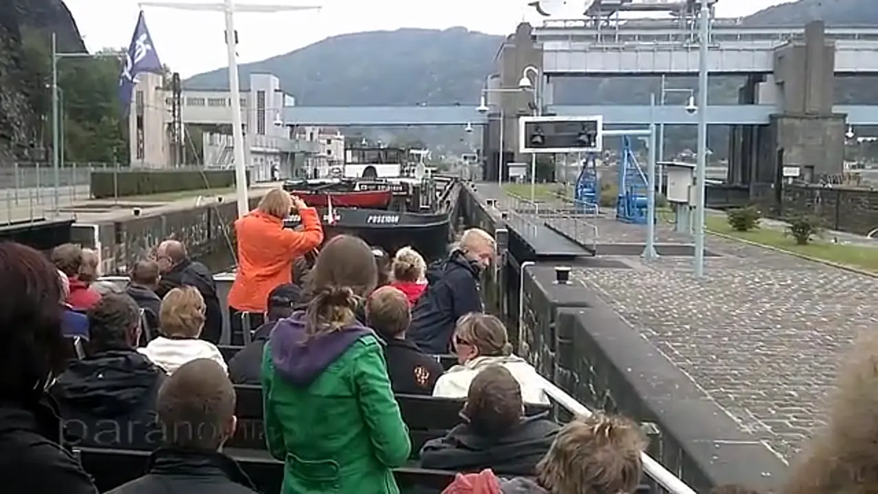 Foto: Schleusenfahrt - Wasserkraftwerk und Schleuse in Usti nad Labem
